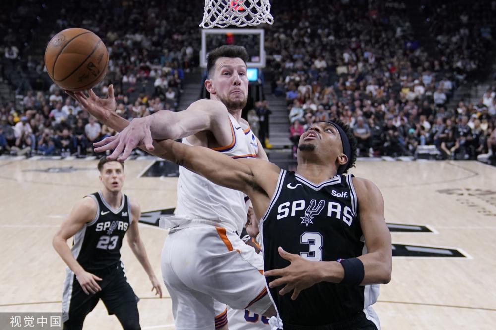 在社交媒体 在社交媒体