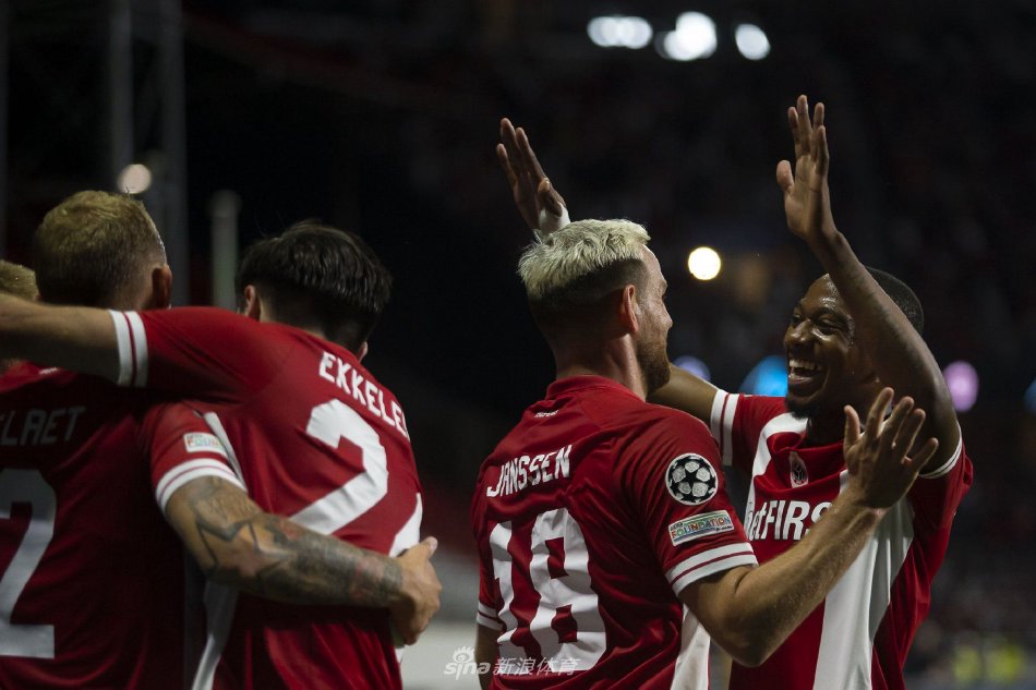 更是战术执 更是战术执